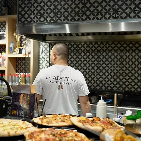 Ξενοδοχείο Adeti