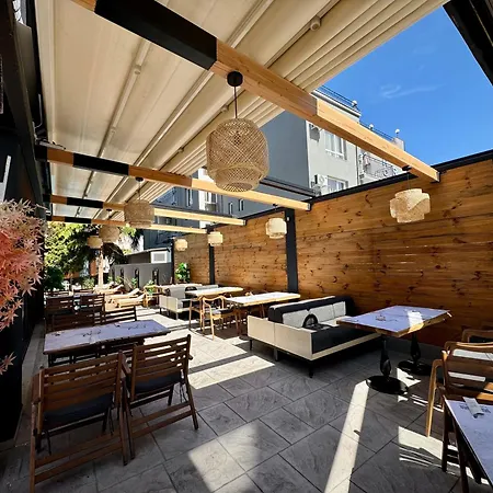 ホテル Adeti 2*
