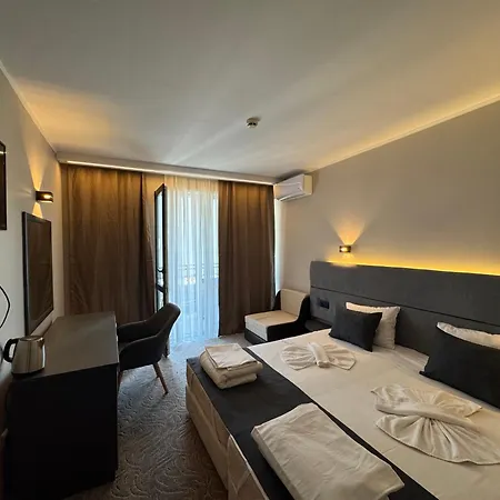 Adeti Hotell 2*